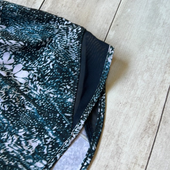 Lululemon size 6 Tall , shorts - Picture 3 of 4